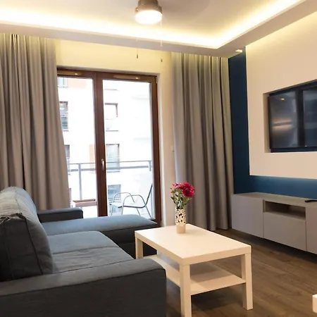 Apartlogy Aura2 78 - Experience Intelligent Living While Travelling